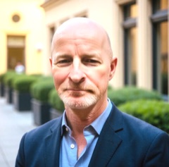Barry L., Senior SEO & AI Strategist